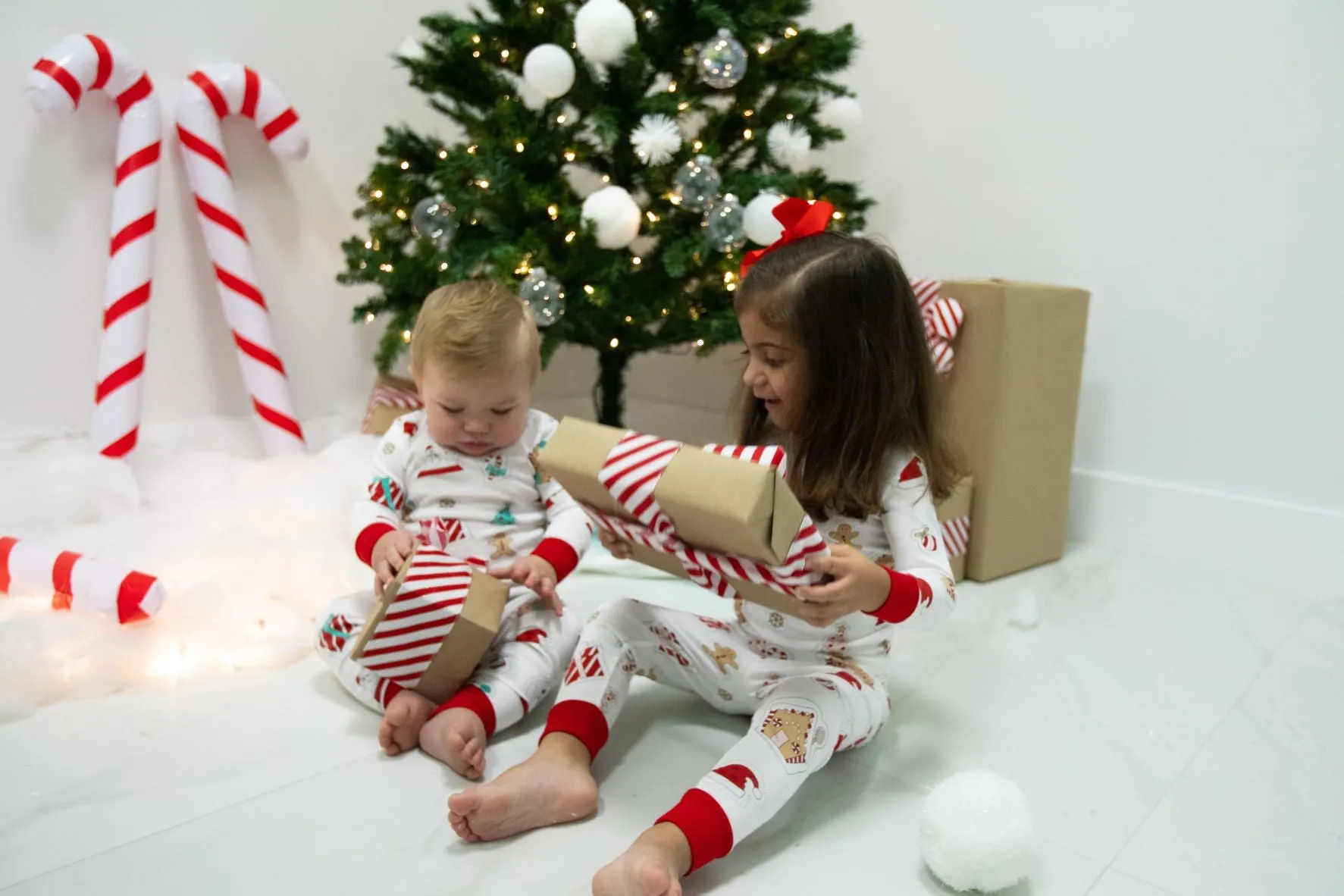 Baby Noomie 2 Piece Long Sleeve PJ Set - Pink Holiday Patches